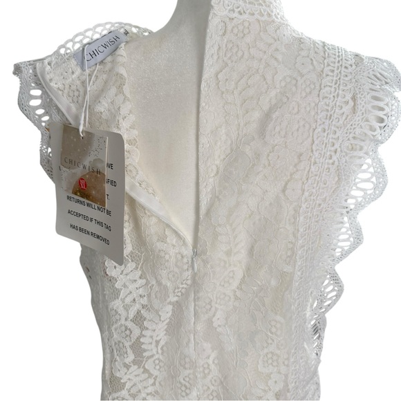 Chicwish White Lace Sleeveless Blouse - Picture 4 of 7